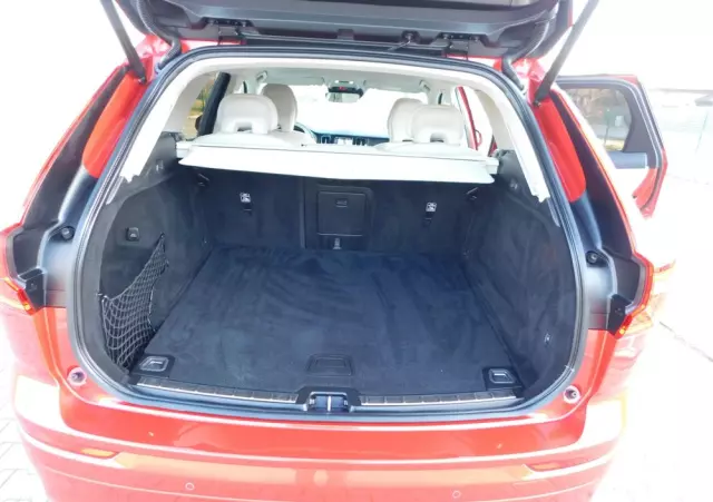 VOLVO XC 60 D4 Momentum Pro