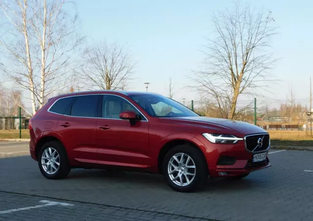 VOLVO XC 60 D4 Momentum Pro