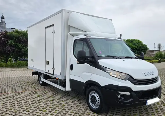 IVECO Daily 35-150, Kontener 8 palet 