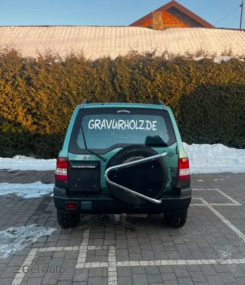 MITSUBISHI Pajero 