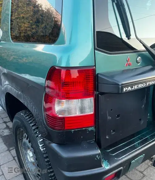 MITSUBISHI Pajero 