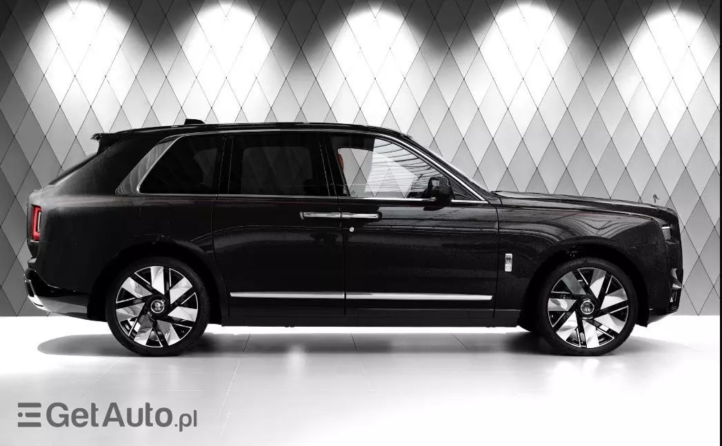 ROLLS-ROYCE Cullinan 