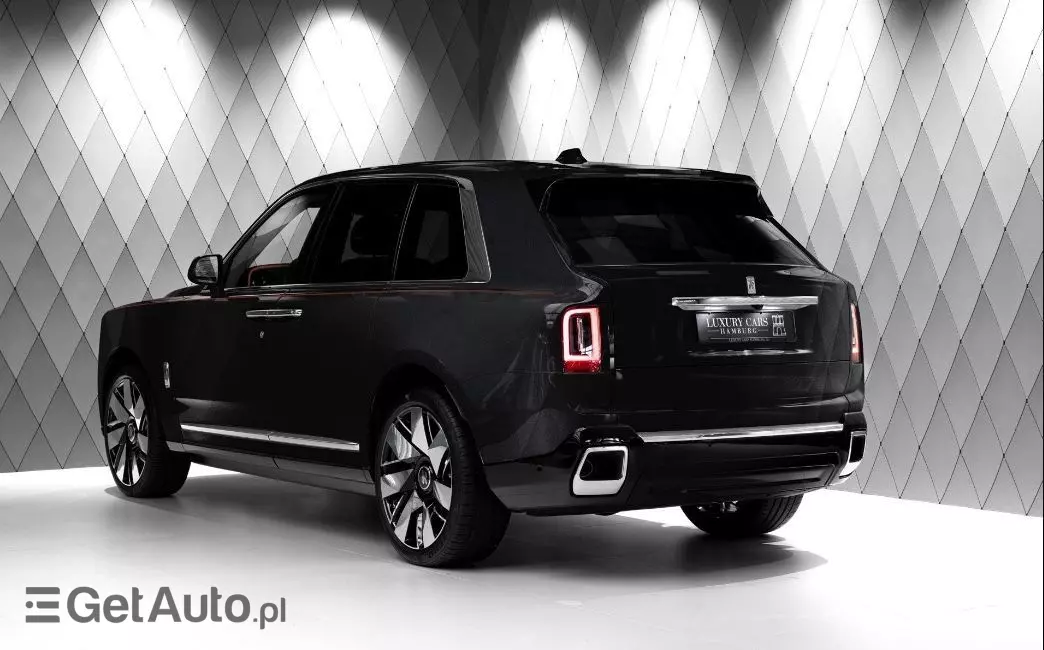 ROLLS-ROYCE Cullinan 