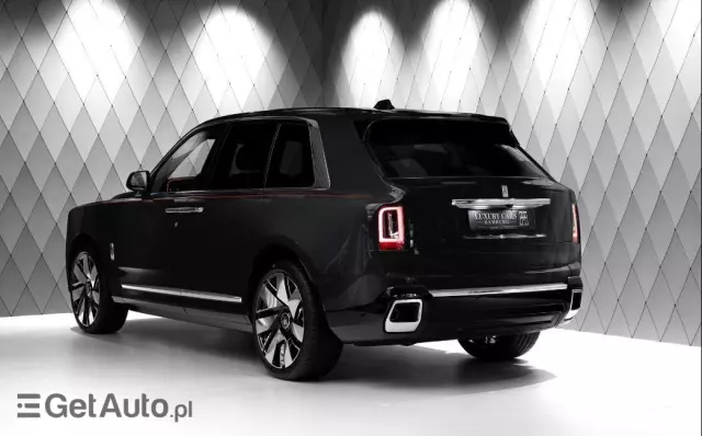ROLLS-ROYCE Cullinan 