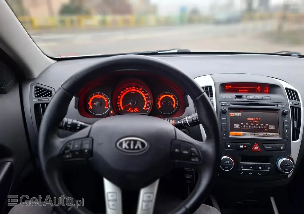 KIA Ceed 1.4 CVVT Dream-Team Edition