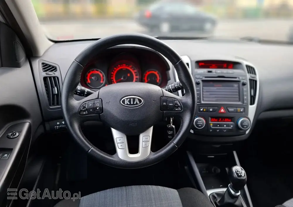 KIA Ceed 1.4 CVVT Dream-Team Edition