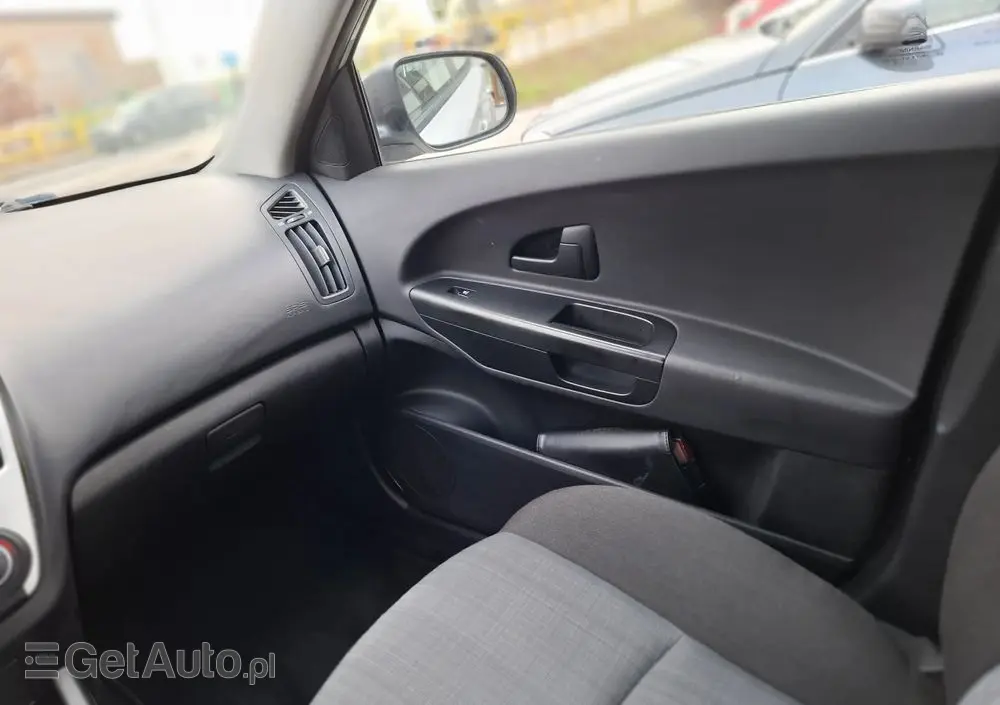 KIA Ceed 1.4 CVVT Dream-Team Edition