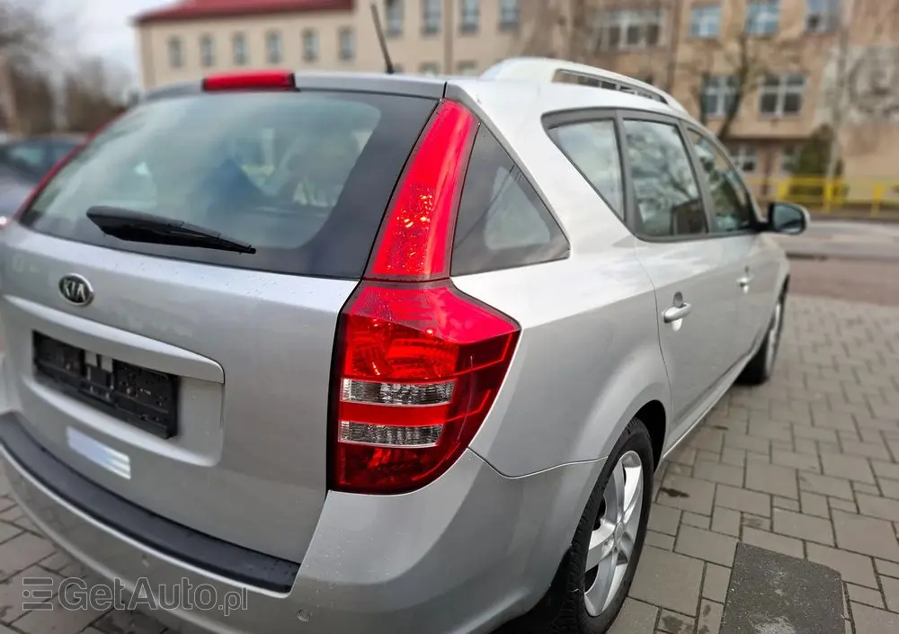 KIA Ceed 1.4 CVVT Dream-Team Edition