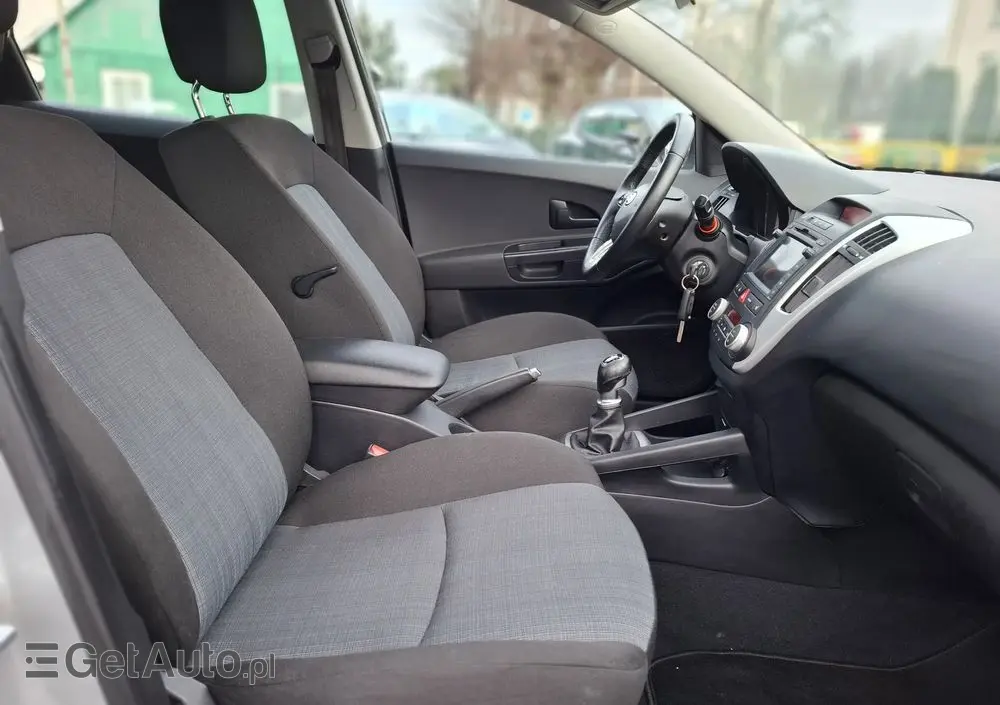 KIA Ceed 1.4 CVVT Dream-Team Edition