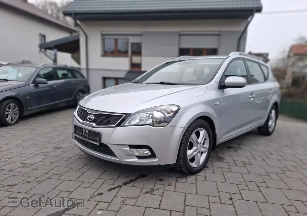 KIA Ceed 1.4 CVVT Dream-Team Edition