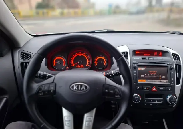 KIA Ceed 1.4 CVVT Dream-Team Edition