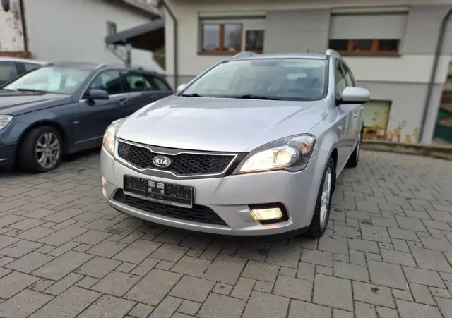 KIA Ceed 1.4 CVVT Dream-Team Edition