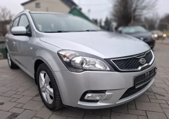 KIA Ceed 1.4 CVVT Dream-Team Edition
