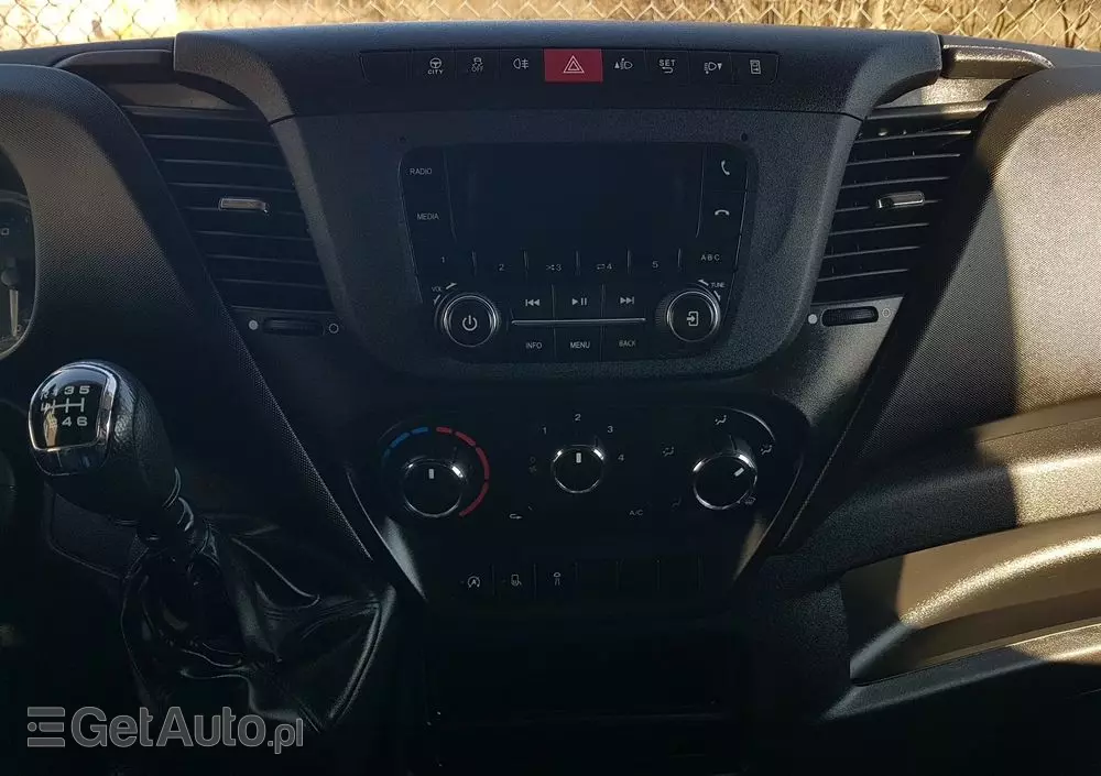 IVECO DAILY KONTENER NISKOPODŁOGOWY 4,43x2,23x2,42 SKLEP FOODTRUCK BAR KLIMA KONIOWÓZ KAMPER 