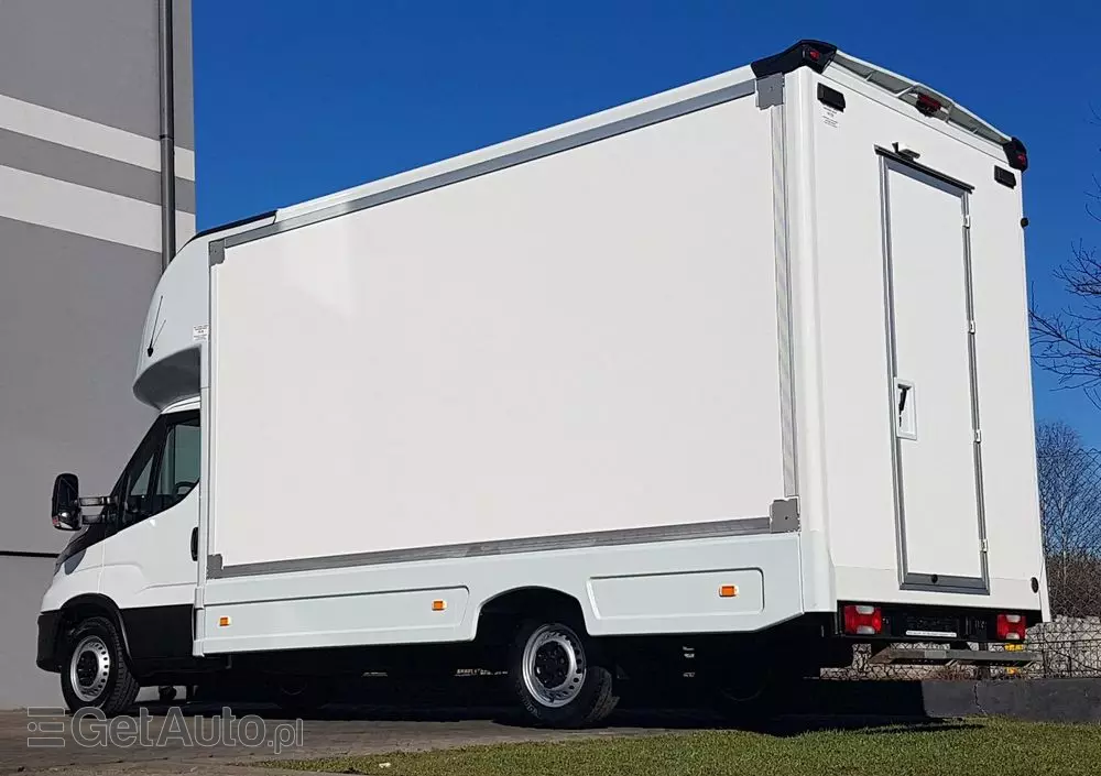 IVECO DAILY KONTENER NISKOPODŁOGOWY 4,43x2,23x2,42 SKLEP FOODTRUCK BAR KLIMA KONIOWÓZ KAMPER 