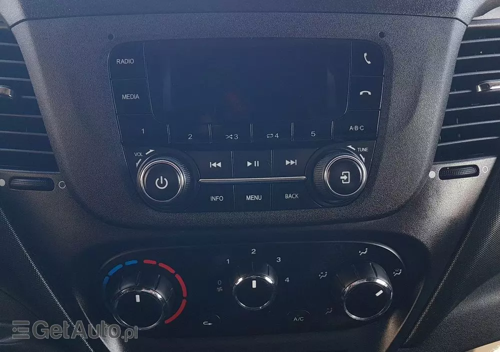 IVECO DAILY KONTENER NISKOPODŁOGOWY 4,43x2,23x2,42 SKLEP FOODTRUCK BAR KLIMA KONIOWÓZ KAMPER 