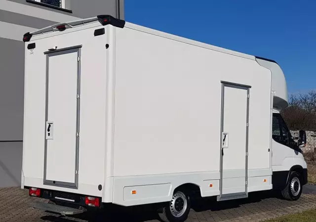 IVECO DAILY KONTENER NISKOPODŁOGOWY 4,43x2,23x2,42 SKLEP FOODTRUCK BAR KLIMA KONIOWÓZ KAMPER 