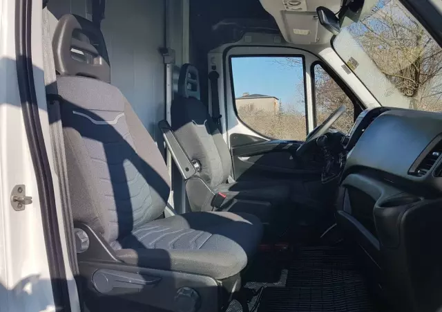 IVECO DAILY KONTENER NISKOPODŁOGOWY 4,43x2,23x2,42 SKLEP FOODTRUCK BAR KLIMA KONIOWÓZ KAMPER 