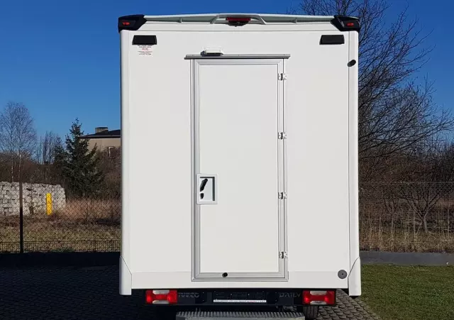 IVECO DAILY KONTENER NISKOPODŁOGOWY 4,43x2,23x2,42 SKLEP FOODTRUCK BAR KLIMA KONIOWÓZ KAMPER 