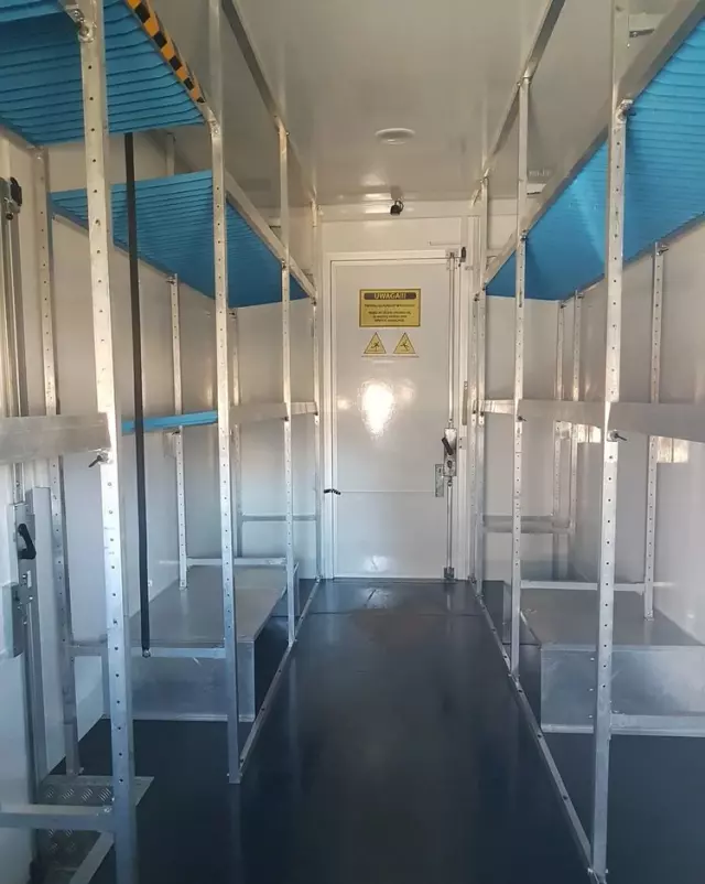 IVECO DAILY KONTENER NISKOPODŁOGOWY 4,43x2,23x2,42 SKLEP FOODTRUCK BAR KLIMA KONIOWÓZ KAMPER 