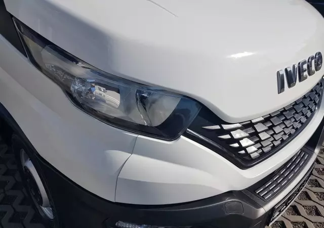 IVECO DAILY KONTENER NISKOPODŁOGOWY 4,43x2,23x2,42 SKLEP FOODTRUCK BAR KLIMA KONIOWÓZ KAMPER 