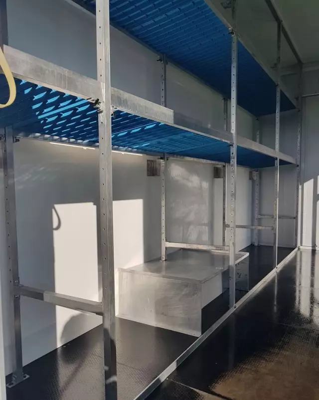 IVECO DAILY KONTENER NISKOPODŁOGOWY 4,43x2,23x2,42 SKLEP FOODTRUCK BAR KLIMA KONIOWÓZ KAMPER 