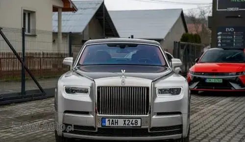 ROLLS-ROYCE Phantom 