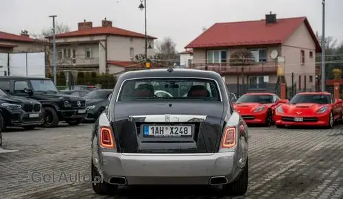 ROLLS-ROYCE Phantom 