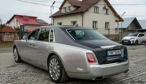 ROLLS-ROYCE Phantom 