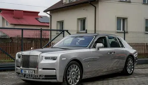 ROLLS-ROYCE Phantom 