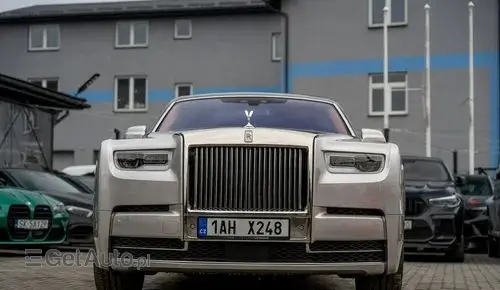 ROLLS-ROYCE Phantom 