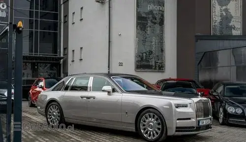 ROLLS-ROYCE Phantom 