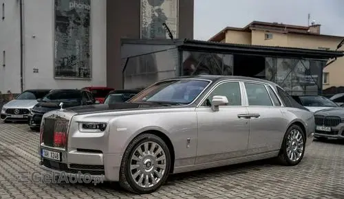 ROLLS-ROYCE Phantom 