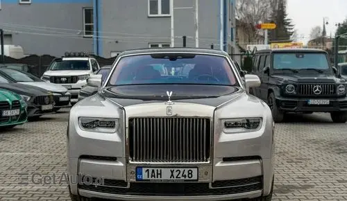 ROLLS-ROYCE Phantom 