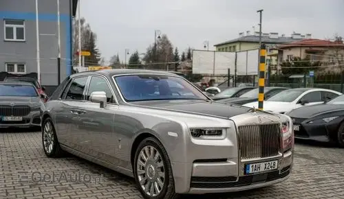 ROLLS-ROYCE Phantom 