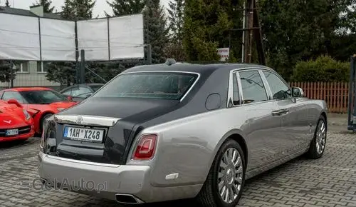 ROLLS-ROYCE Phantom 