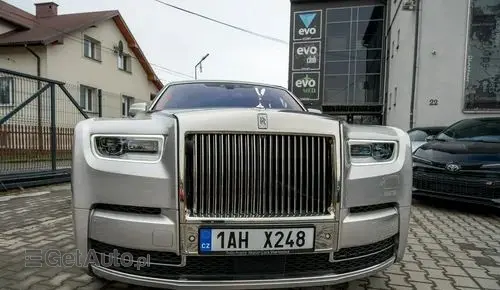 ROLLS-ROYCE Phantom 