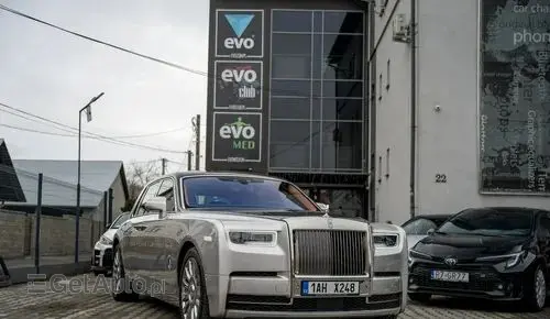 ROLLS-ROYCE Phantom 