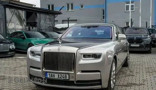 ROLLS-ROYCE Phantom 