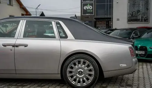 ROLLS-ROYCE Phantom 
