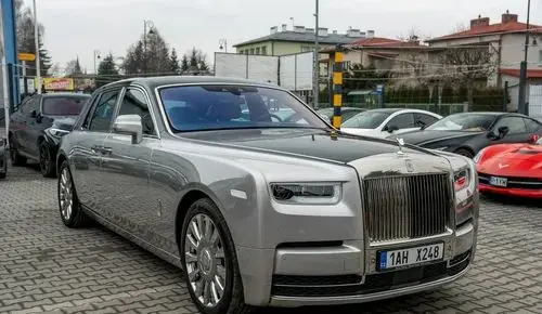 ROLLS-ROYCE Phantom 