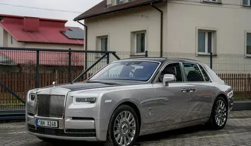 ROLLS-ROYCE Phantom 
