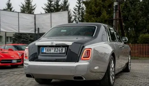 ROLLS-ROYCE Phantom 