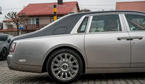ROLLS-ROYCE Phantom 