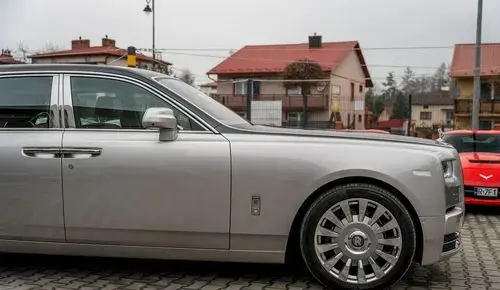 ROLLS-ROYCE Phantom 