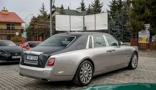 ROLLS-ROYCE Phantom 