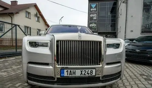 ROLLS-ROYCE Phantom 