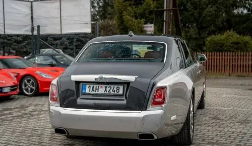ROLLS-ROYCE Phantom 