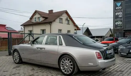 ROLLS-ROYCE Phantom 
