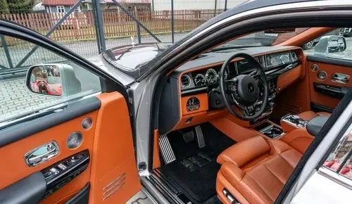 ROLLS-ROYCE Phantom 